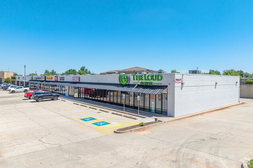 More Photos Of 917-953 Cornwell Dr, Yukon General Retail For Lease