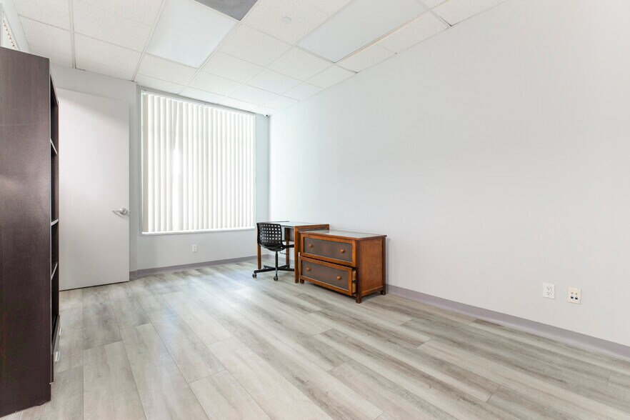 More Photos Of 350 W Arden Ave, Glendale Office For Lease