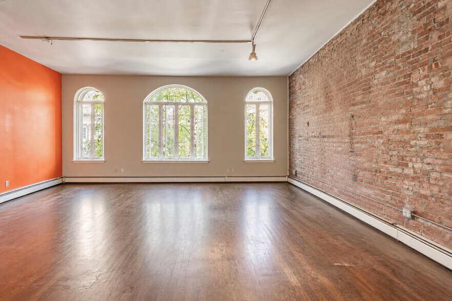 More Photos Of 251 Washington St, Jersey City Storefront Retail Residential For Sale