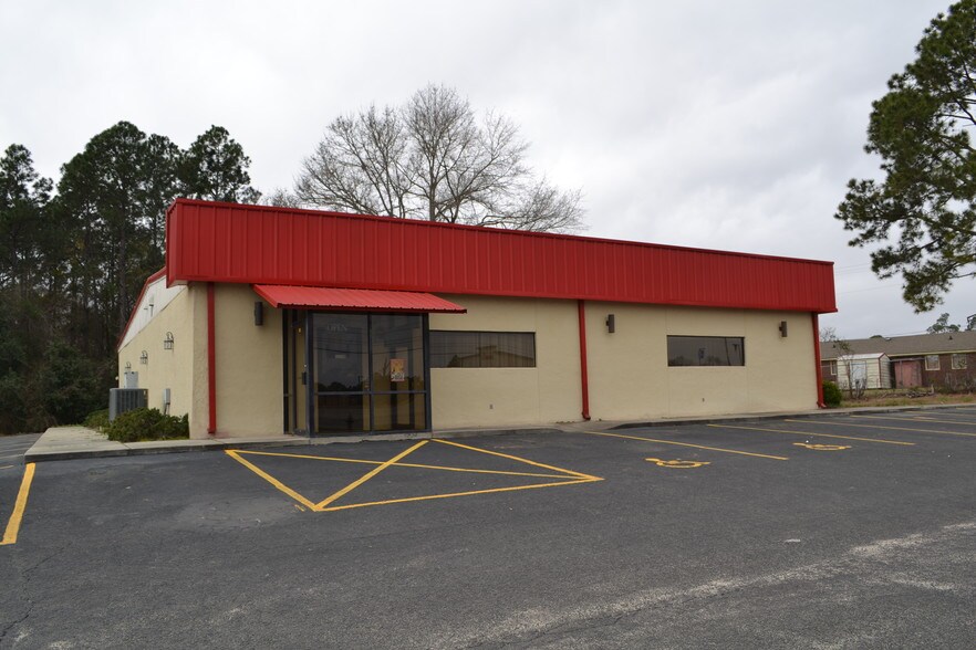 Primary Photo Of 622 S Main St, Swainsboro Restaurant For Sale