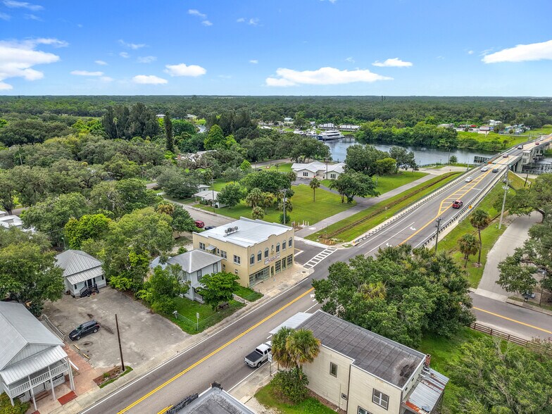 More Photos Of 390 N Bridge St, LaBelle Storefront Retail Office For Sale