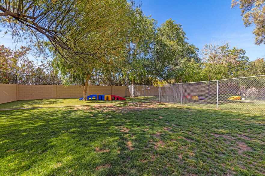 More Photos Of 6909 E Lincoln Dr, Paradise Valley Veterinarian Kennel For Sale