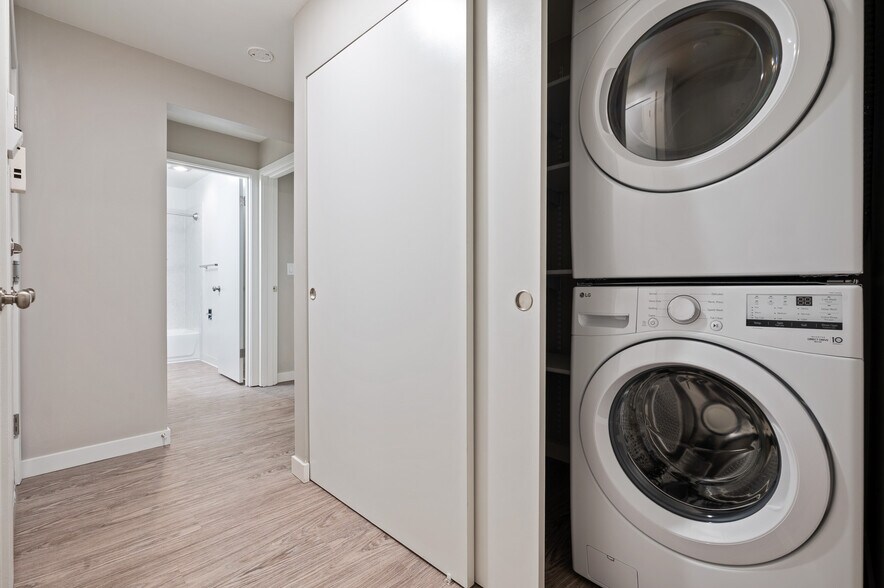More Photos Of 11521 Greenwood Ave N, Seattle Apartments For Sale