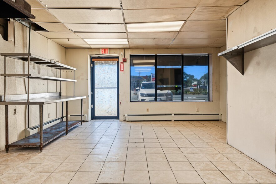 More Photos Of 1690 W Shore Rd, Warwick Storefront Retail Residential For Lease