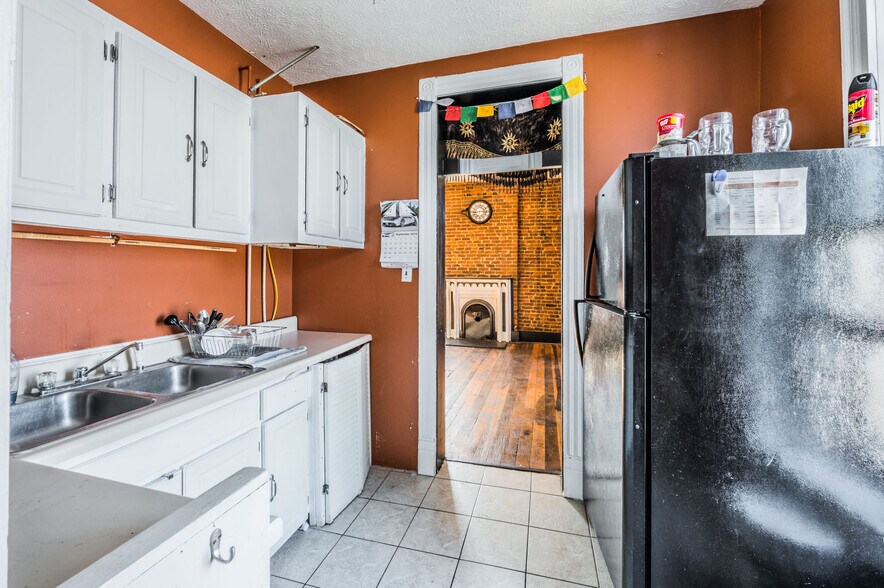 More Photos Of 1026-1038 Chestnut St, Bowling Green Restaurant For Sale