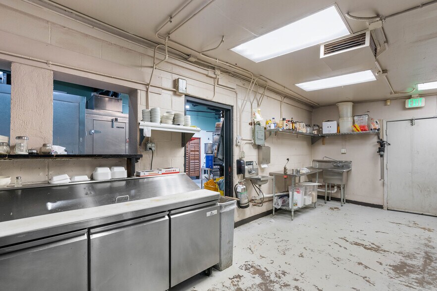 More Photos Of 7575 Broadway St, Denver Restaurant For Sale