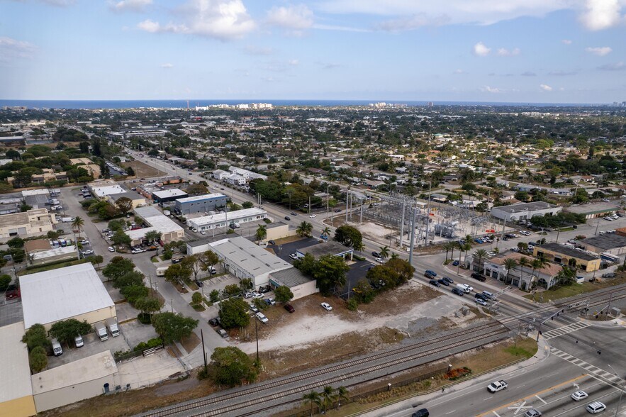 More Photos Of 55 SW 10th St, Deerfield Beach Service For Sale