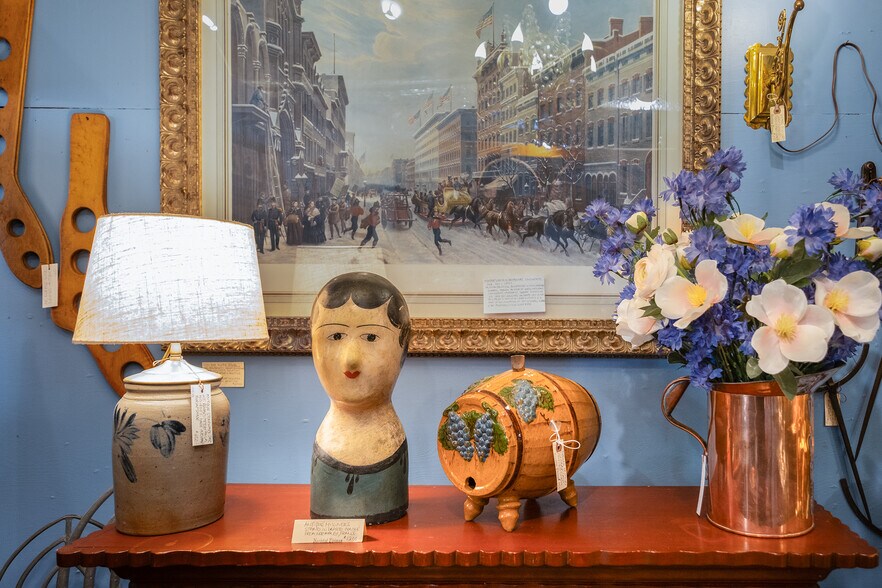 More Photos Of 3301 Franklin Ave, Millbrook General Retail For Sale