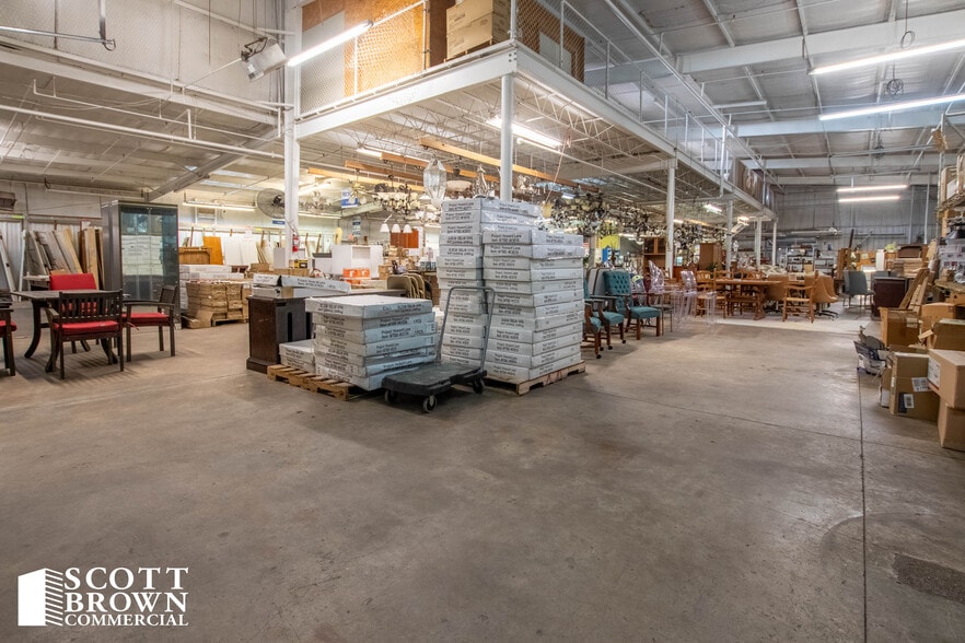 More Photos Of 1805 Cornell Ln, Denton Showroom For Lease