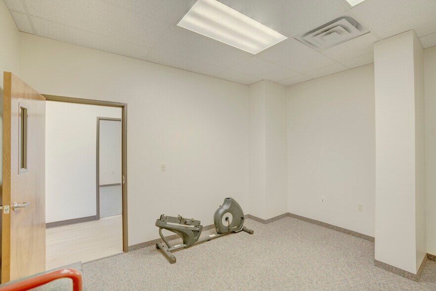 More Photos Of 2099 N Collins Blvd, Richardson Office For Lease