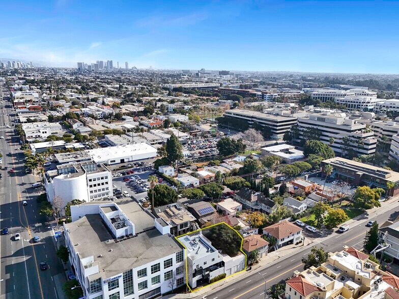 More Photos Of 1411-1413 Cloverfield Blvd, Santa Monica Apartments For Sale