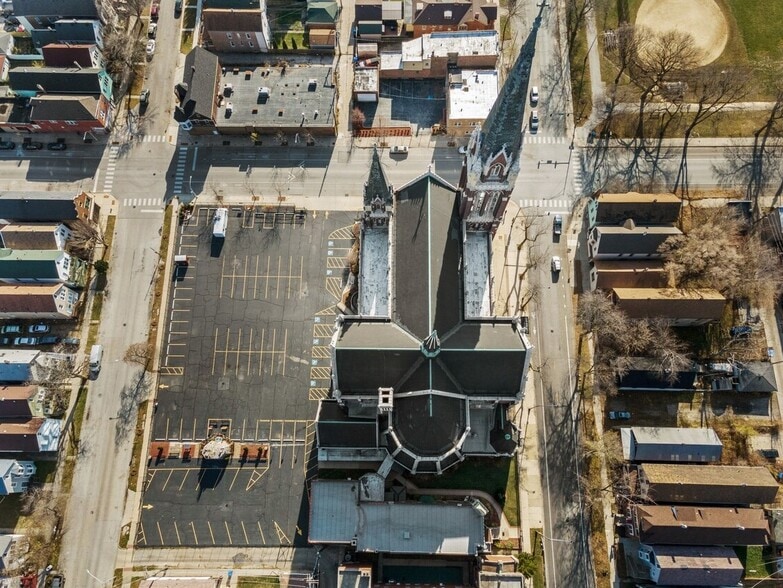More Photos Of 8231 S South Shore Dr, Chicago Schools For Sale