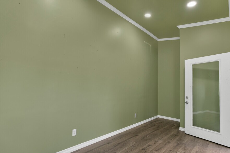 More Photos Of 801 W Whittier Blvd, La Habra Storefront Retail Residential For Sale