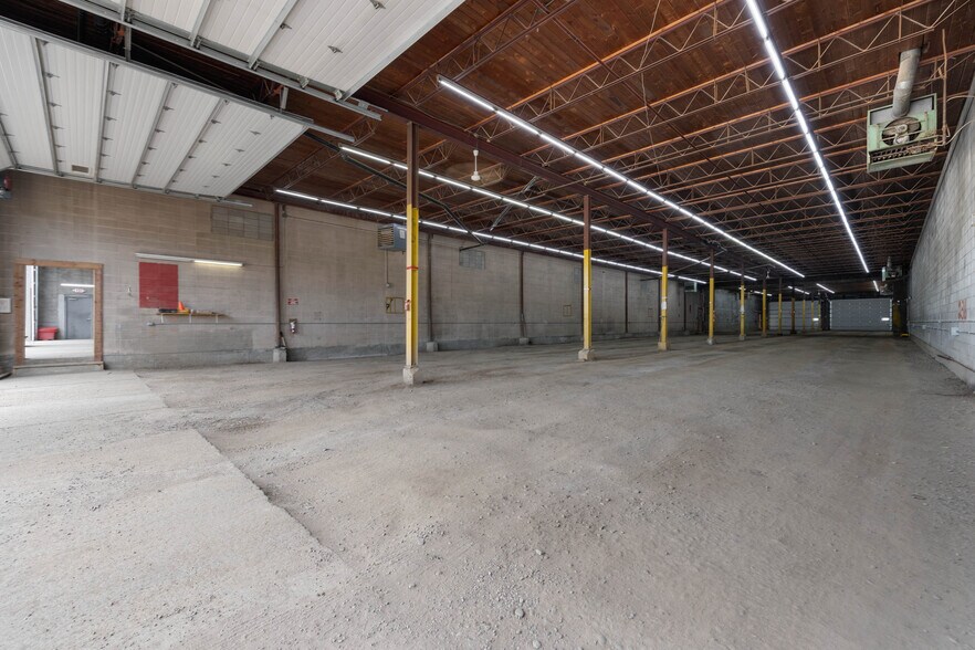 More Photos Of 8030 Golosky Av, Fort McMurray Truck Terminal For Lease