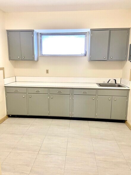 More Photos Of 4306 University Blvd S, Jacksonville Medical For Sale