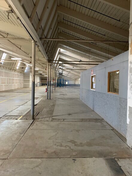 More Photos Of 133 Winthrop Ave, West Warwick Warehouse For Lease