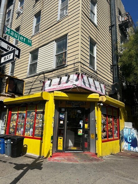 Primary Photo Of 139 Maujers St, Brooklyn Storefront For Sale