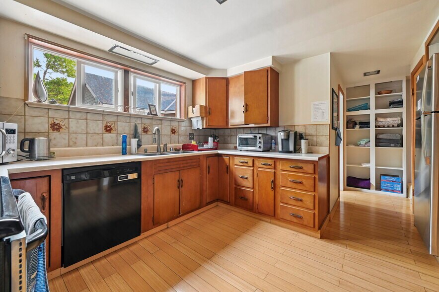 More Photos Of 2402 N Nevada Ave, Colorado Springs Freestanding For Sale
