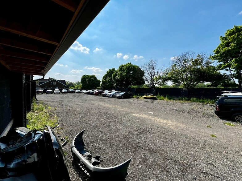 More Photos Of 6450 E Hancock St, Detroit Warehouse For Sale