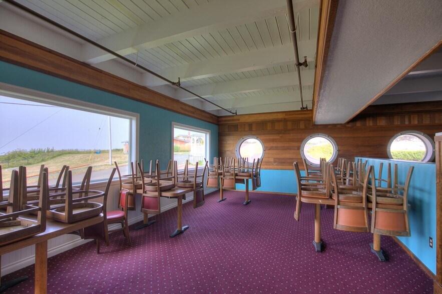 More Photos Of 61 Main St, Pacific Beach Restaurant For Sale