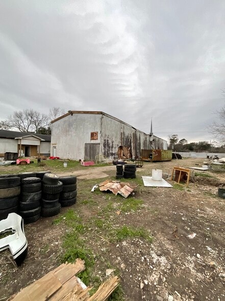 More Photos Of 609 Oak St, La Marque Warehouse For Sale