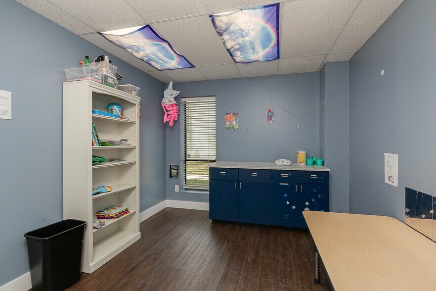 More Photos Of 500 W Daniels St, Ozark Office For Sale