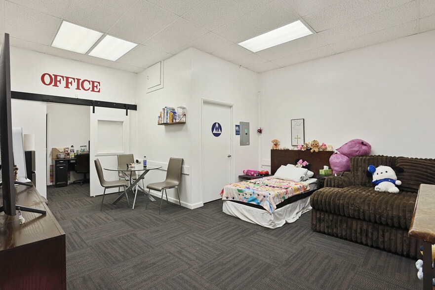 More Photos Of 702 Porter Ave, Stockton Medical For Sale