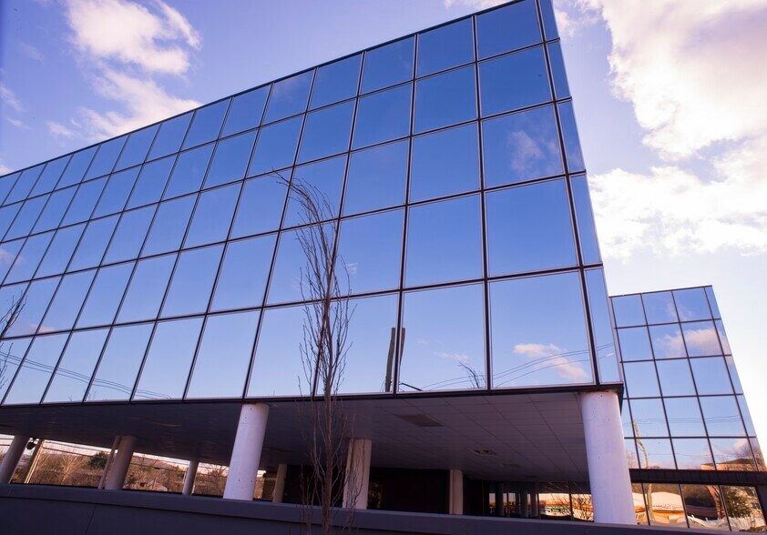 More Photos Of 11 Lake Avenue Ext, Danbury Office For Lease