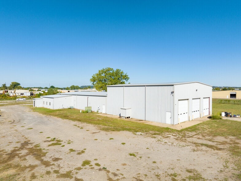 More Photos Of 3010 Industrial Park Rd, Van Buren Warehouse For Sale