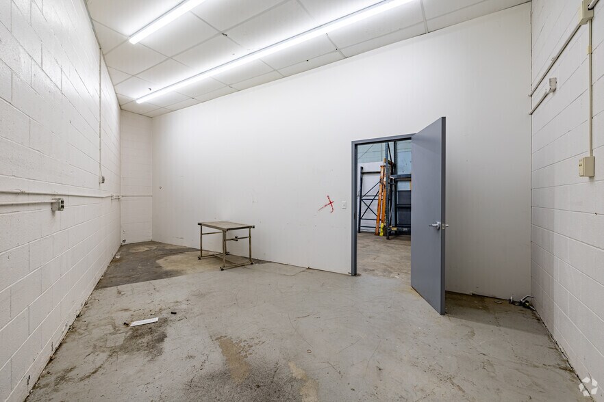 More Photos Of 160 Belmont Ave, Garfield Manufacturing For Lease