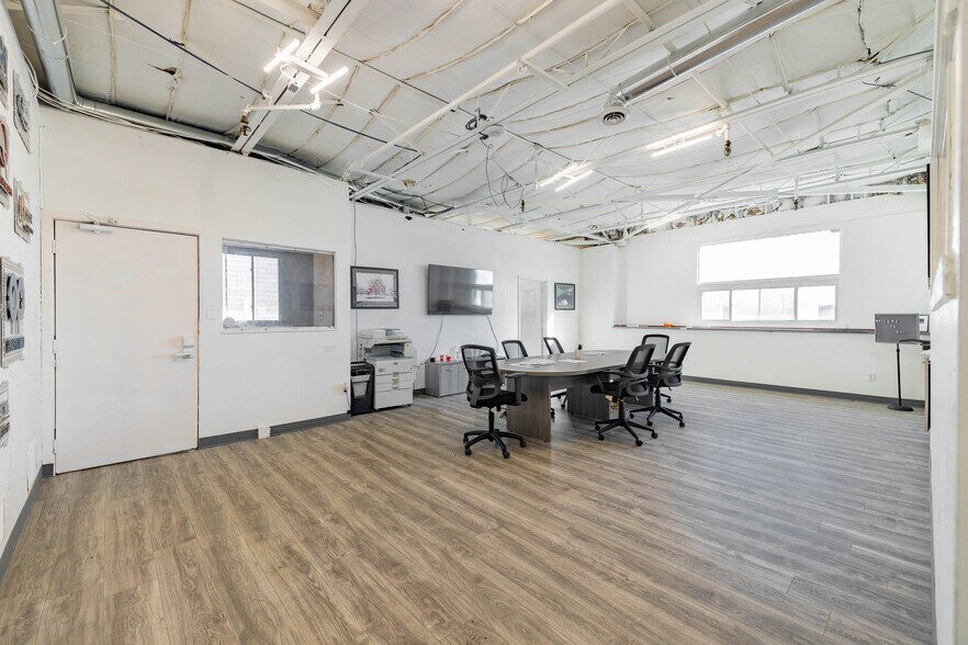 More Photos Of 13881 Elmira St, Detroit Manufacturing For Sale