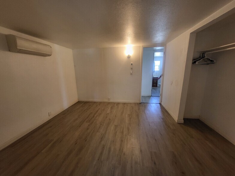 More Photos Of 521 Fairbanks St, Pahrump Self Storage For Sale