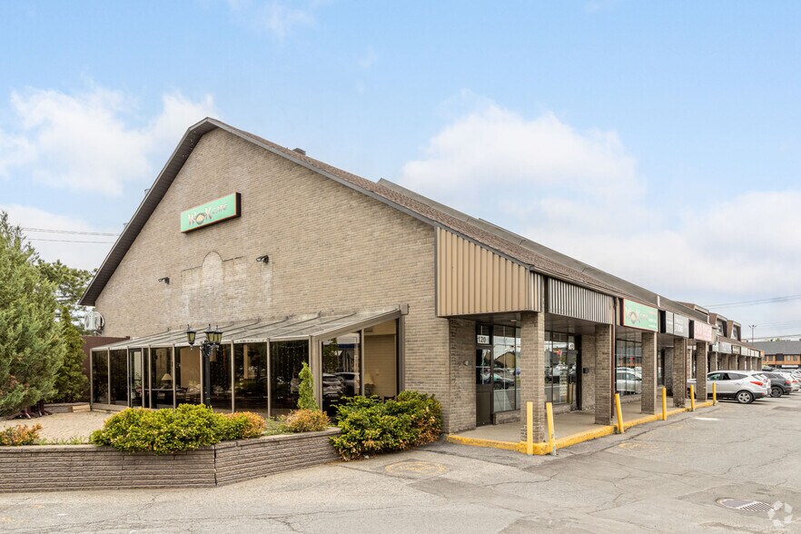 More Photos Of 100-120 Rue du Barry, Kirkland Restaurant For Lease