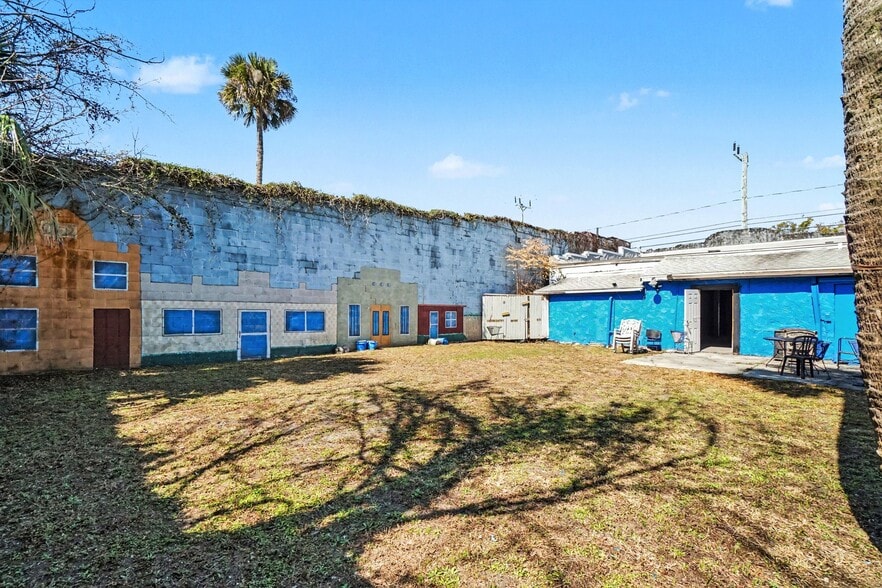 More Photos Of 1013 Historic Goldsboro Blvd, Sanford Light Manufacturing For Sale
