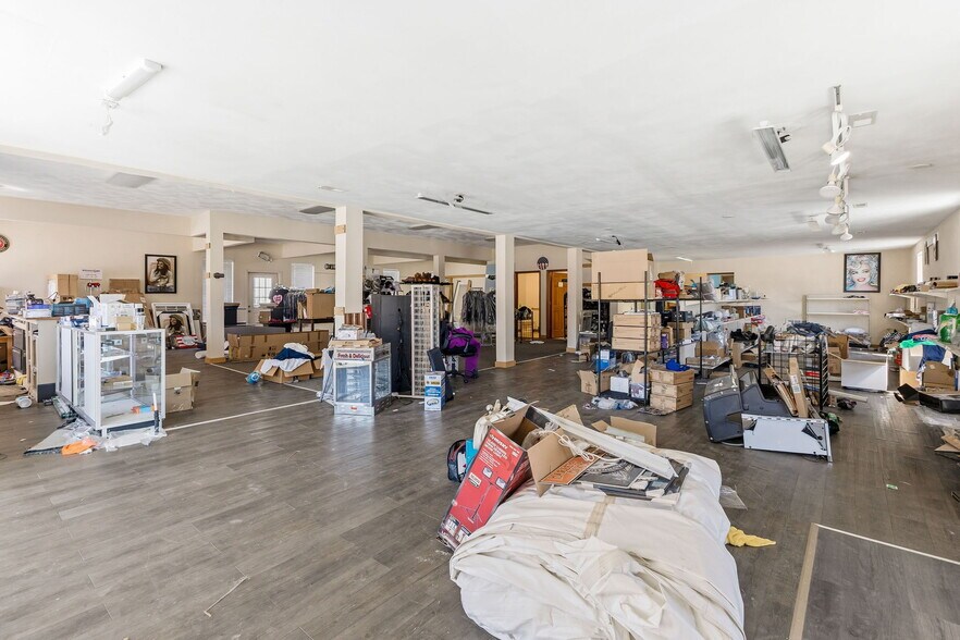 More Photos Of 316 N Main St, Columbia Storefront Retail Office For Sale