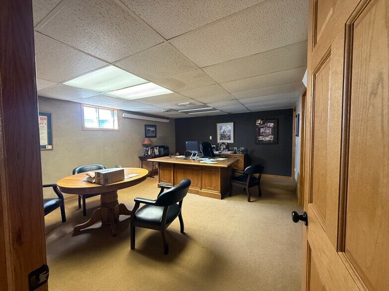 More Photos Of 35 5th Ave, Belle Fourche Office For Sale