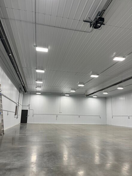 More Photos Of 2240 10th St NE st, Black Eagle Industrial For Lease