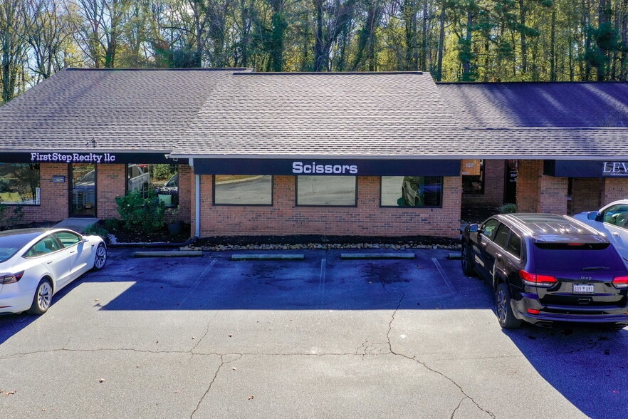 More Photos Of 308 E Butler Rd, Mauldin Unknown For Lease