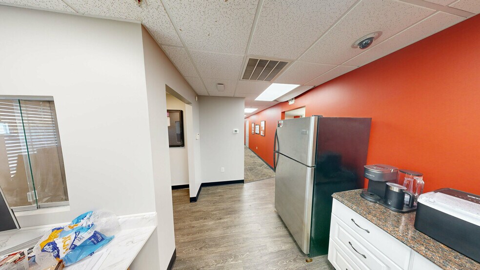 More Photos Of 399 Prairie Industrial Pky, Mulberry Warehouse For Sale