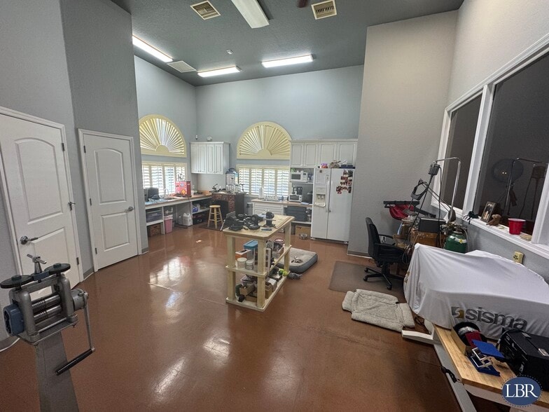 More Photos Of 2405 W New Haven Ave, Melbourne Freestanding For Lease