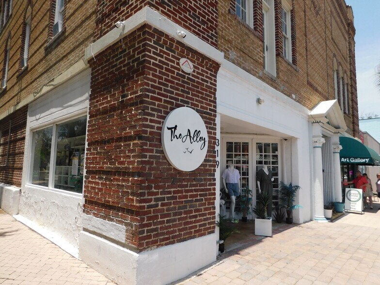 More Photos Of 319 Brevard Ave, Cocoa Storefront Retail Office For Sale