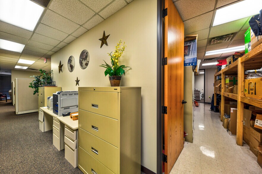 More Photos Of 6210 N Belt Line Rd, Irving Office For Lease