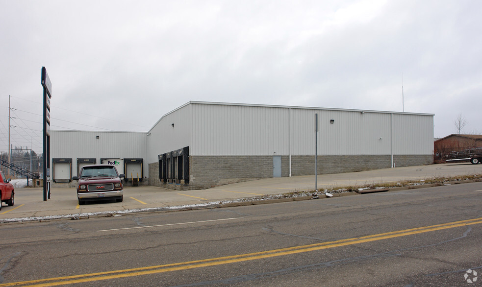 Primary Photo Of 112 S Meridian Rd, Youngstown Warehouse For Lease