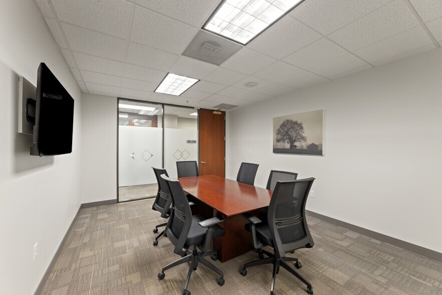 More Photos Of 8350 N Central Expy, Dallas Unknown For Lease