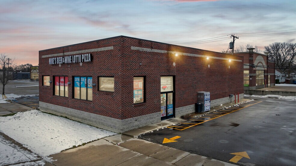 Primary Photo Of 7512 E 9 Mile Rd, Warren Convenience Store For Sale