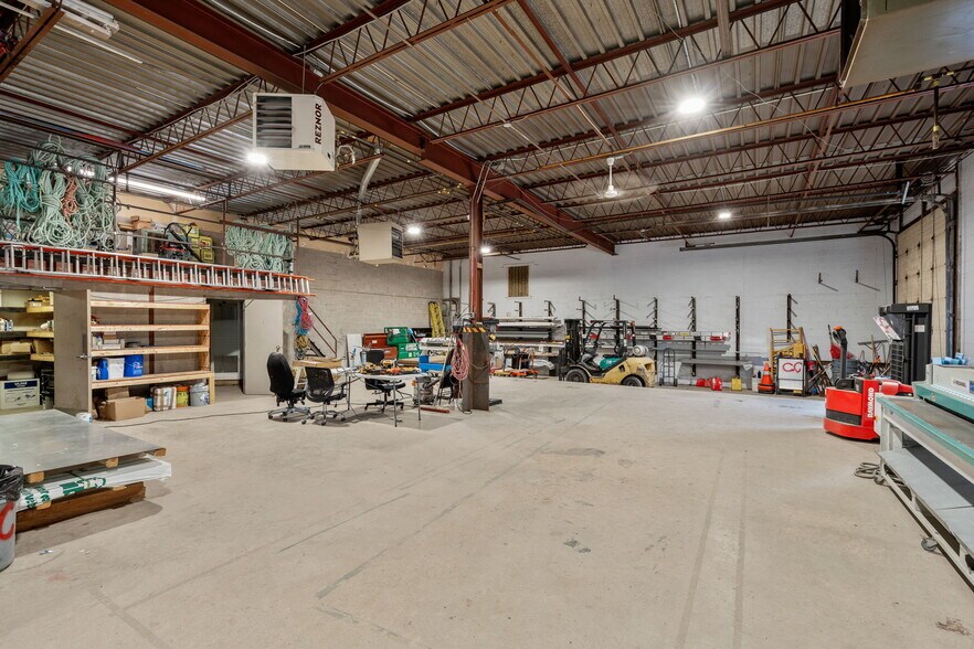 More Photos Of 1501 Sieveright Rd, Gloucester Service For Sale