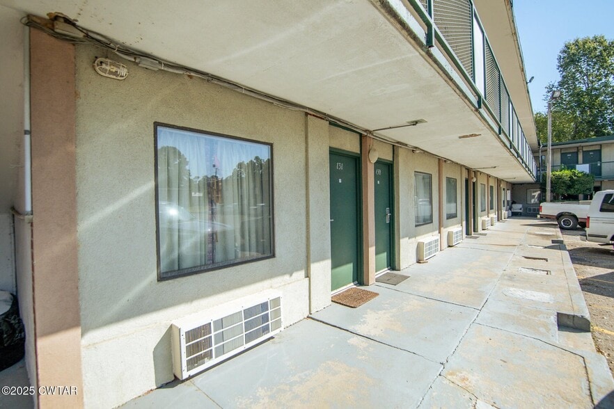 More Photos Of 618 N 22nd Ave, Humboldt Hotel For Sale