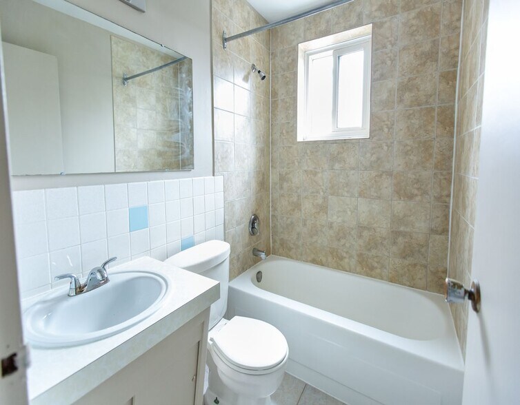 More Photos Of 115 Kraft Avenue, Kitchener, On Ave N, Kitchener Apartments For Sale