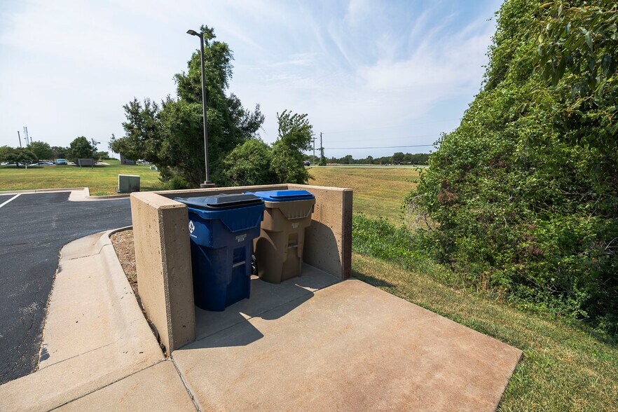 More Photos Of 13203 W 21st Ct N, Wichita Office For Sale