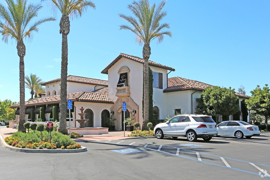 Primary Photo Of 7550 N Palm Ave, Fresno Office For Lease